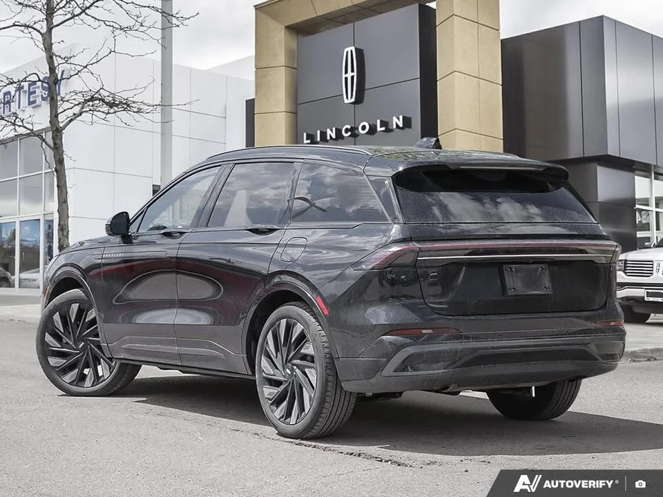 2025 Lincoln Nautilus - Image 4 of 20