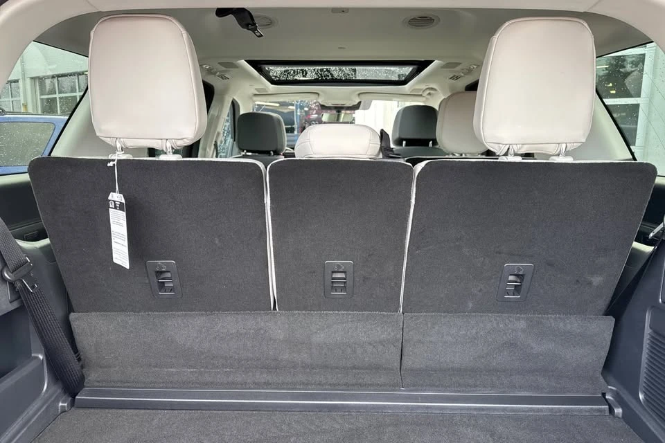 2025 Lincoln Navigator 4th Gen - Image 14 of 18
