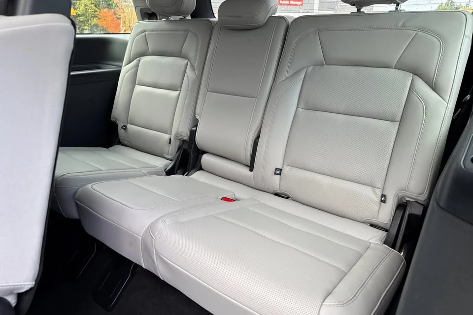 2025 Lincoln Navigator 4th Gen - Image 13 of 18