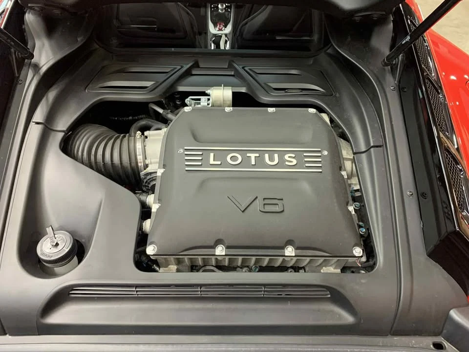 2025 Lotus Emira - Image 9 of 13