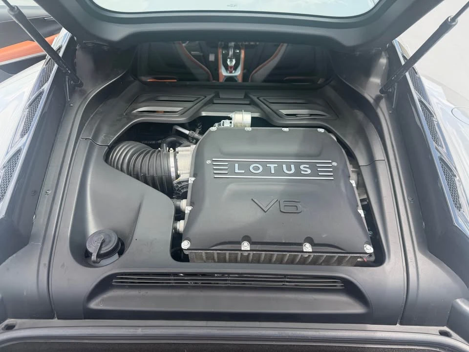 2025 Lotus Emira - Image 6 of 13