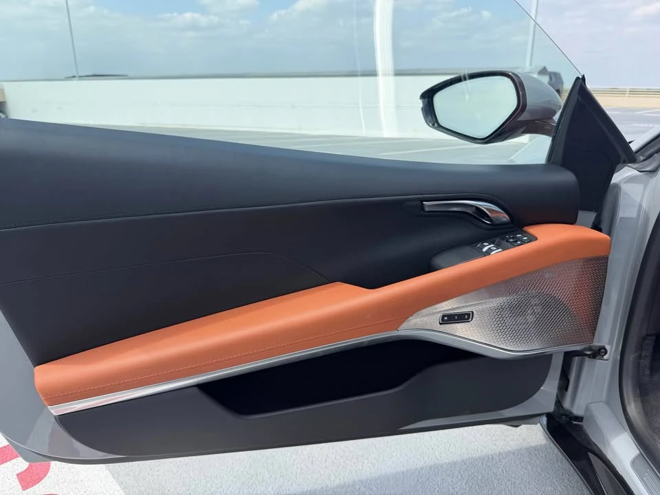 2025 Lotus Emira - Image 9 of 14