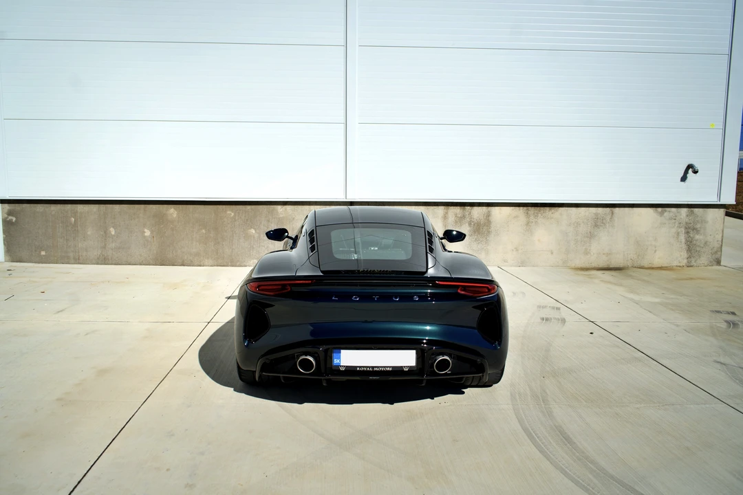 2025 Lotus Emira - Image 6 of 31