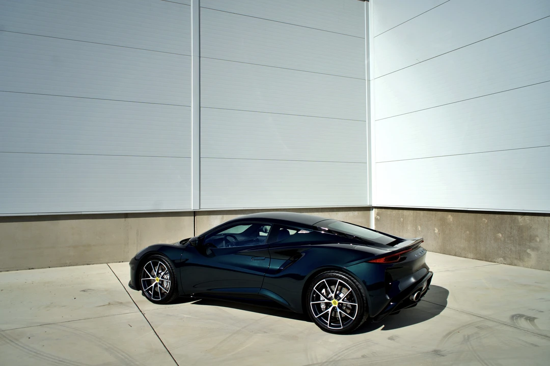 2025 Lotus Emira - Image 21 of 31