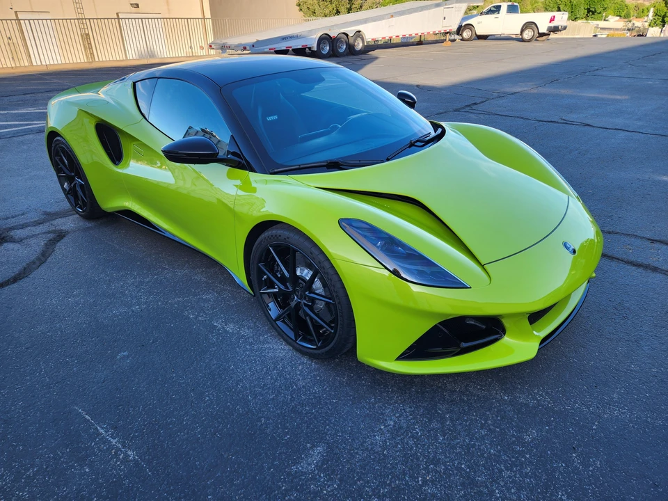 2025 Lotus Emira - Image 28 of 31