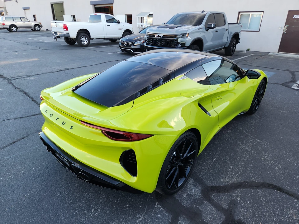 2025 Lotus Emira - Image 23 of 31