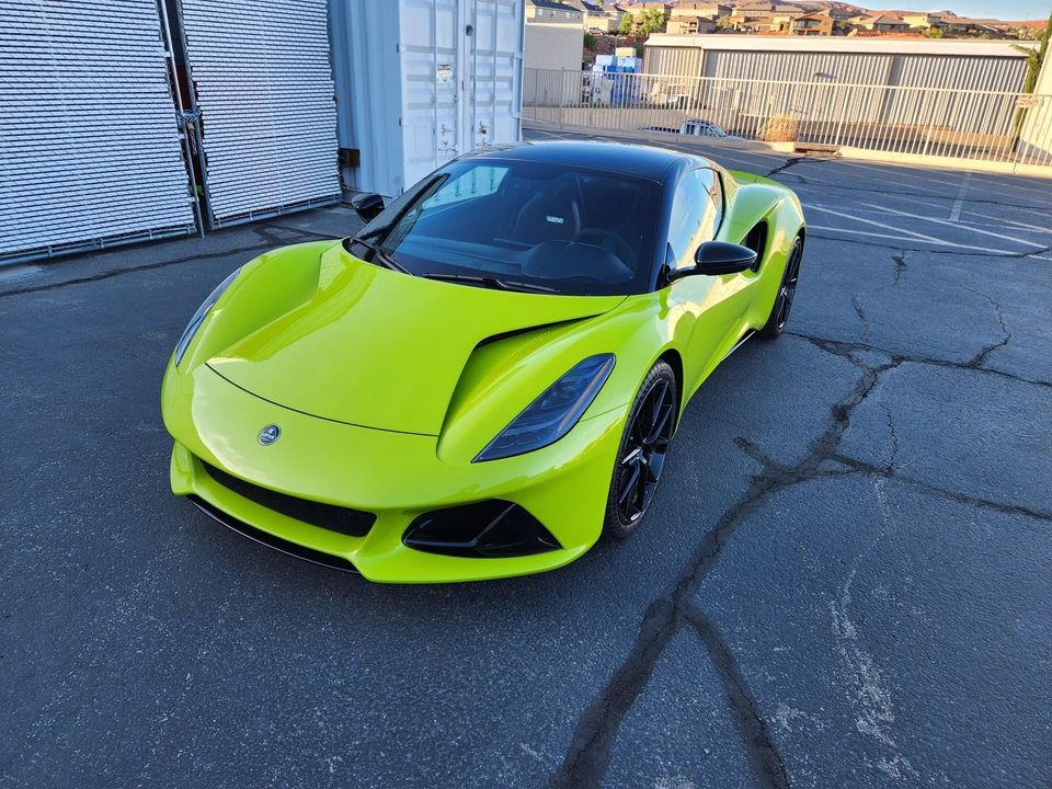 2025 Lotus Emira - Image 10 of 31