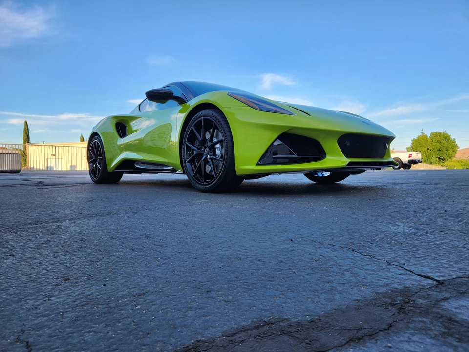 2025 Lotus Emira - Image 27 of 31