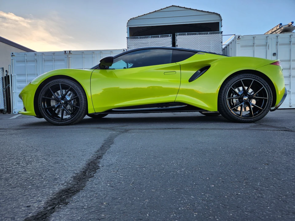 2025 Lotus Emira - Image 15 of 31