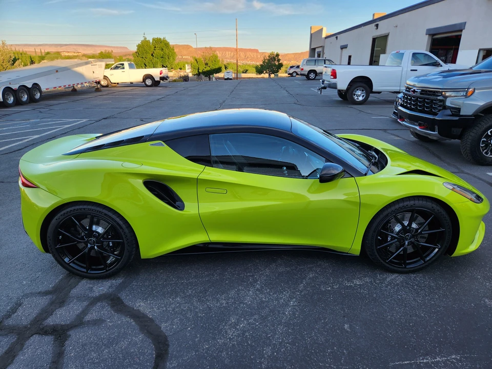 2025 Lotus Emira - Image 25 of 31