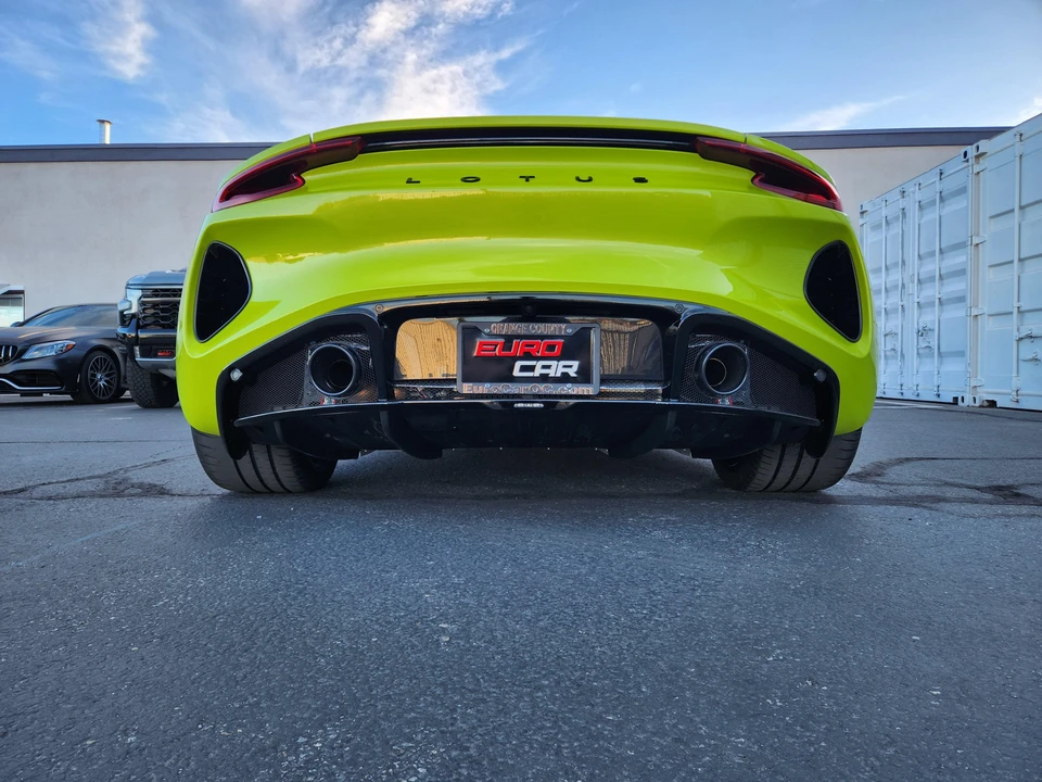 2025 Lotus Emira - Image 20 of 31