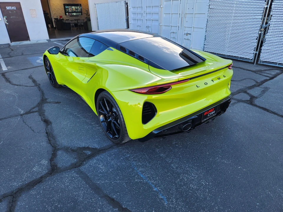 2025 Lotus Emira - Image 16 of 31