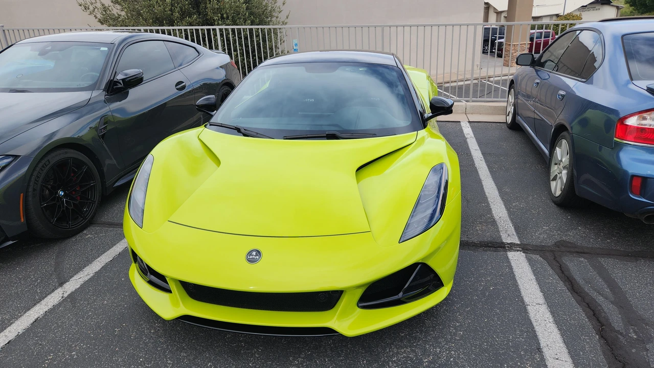 2025 Lotus Emira - Image 9 of 31