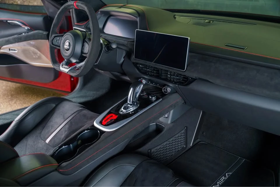 2025 Lotus Emira - Image 8 of 15