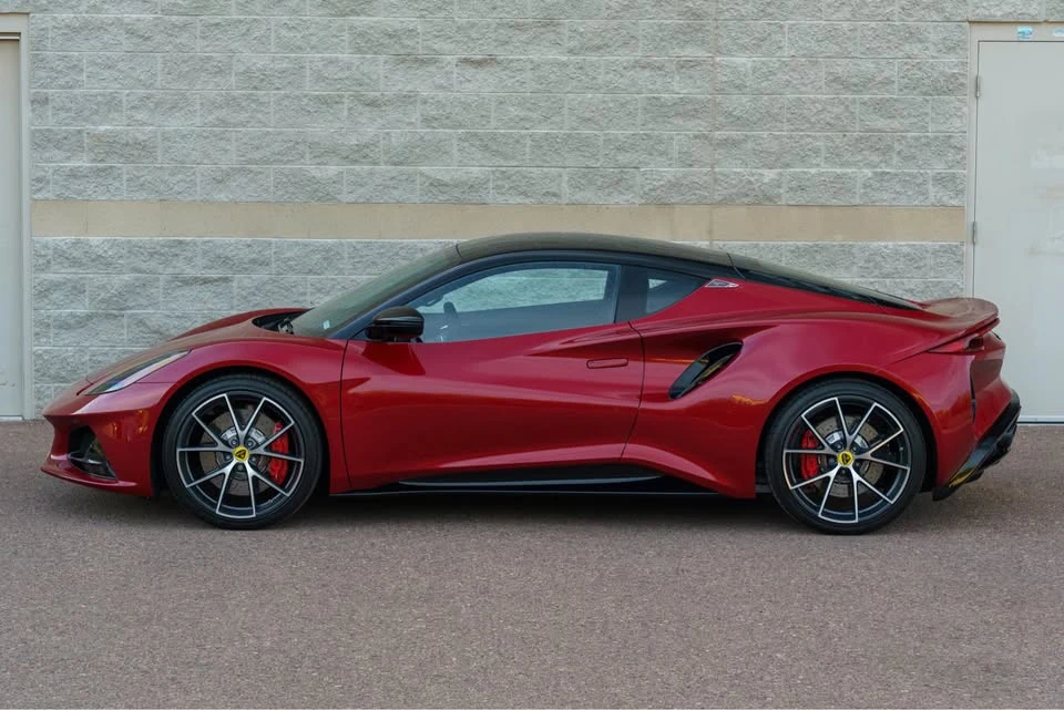 2025 Lotus Emira - Image 13 of 15