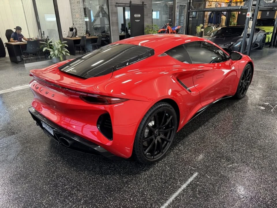 2025 Lotus Emira - Image 5 of 10