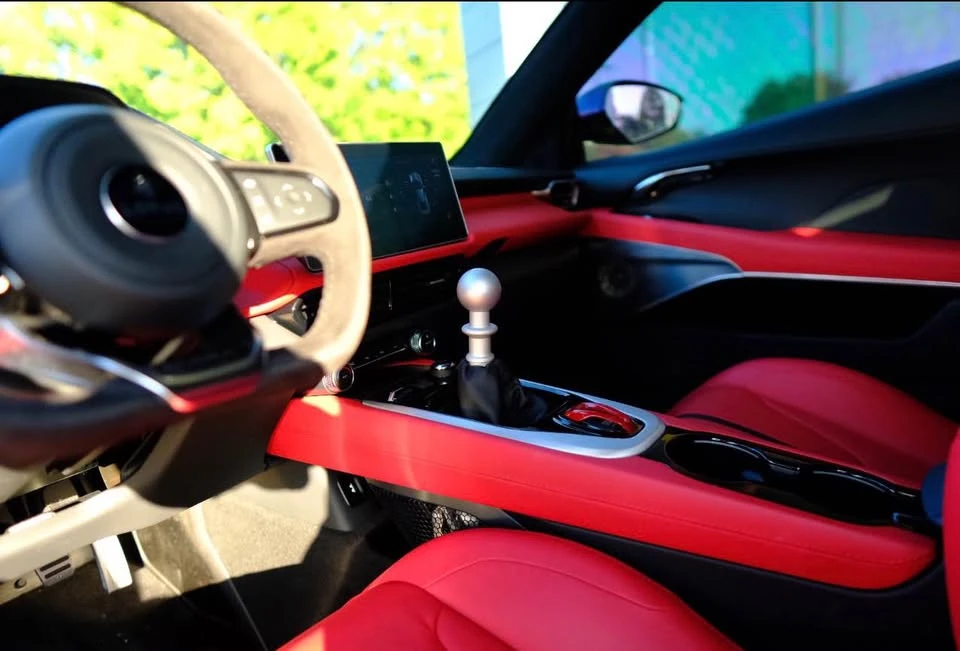 2025 Lotus Emira - Image 5 of 13