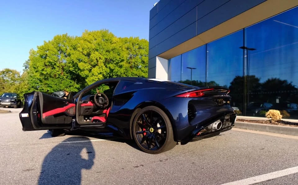 2025 Lotus Emira - Image 7 of 13