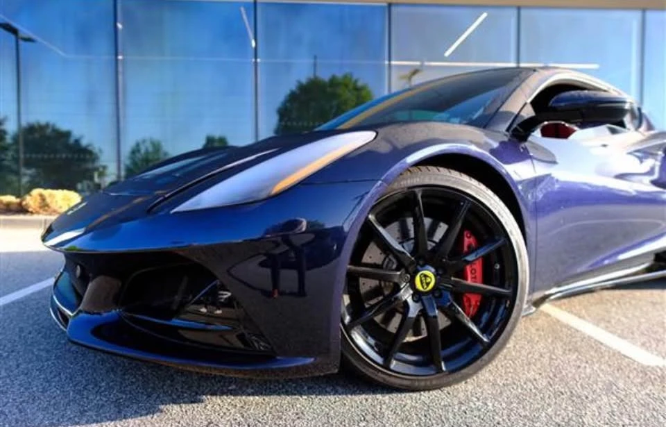 2025 Lotus Emira - Image 2 of 13
