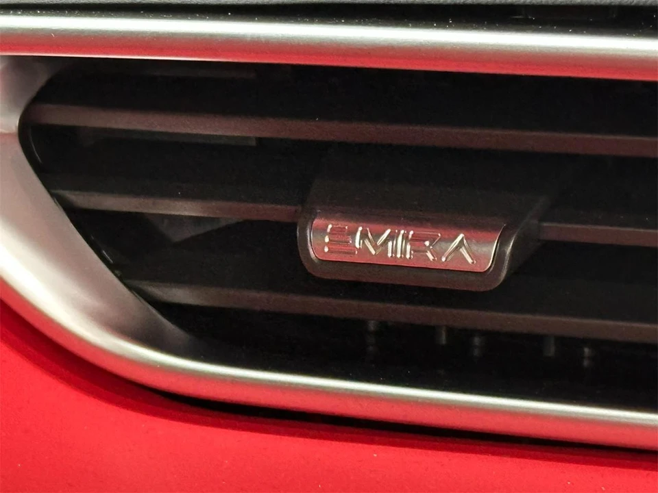 2025 Lotus Emira - Image 20 of 31