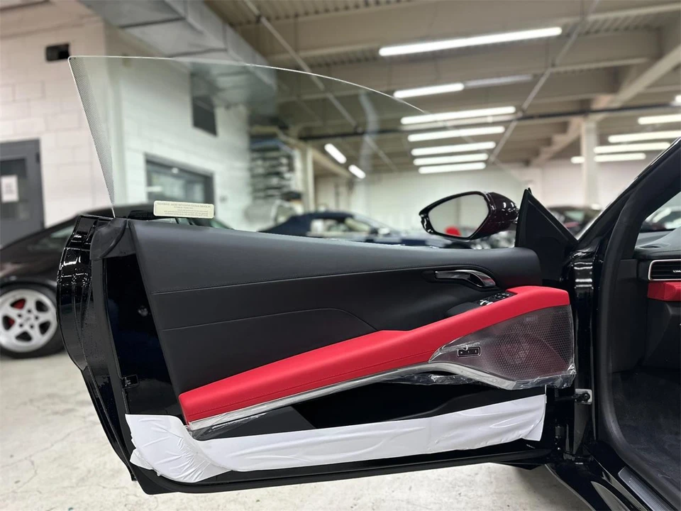2025 Lotus Emira - Image 25 of 31