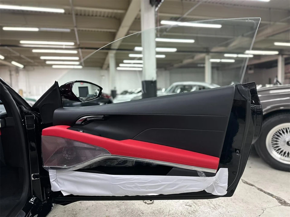 2025 Lotus Emira - Image 26 of 31