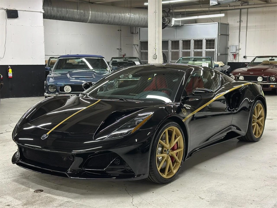 2025 Lotus Emira - Image 3 of 31
