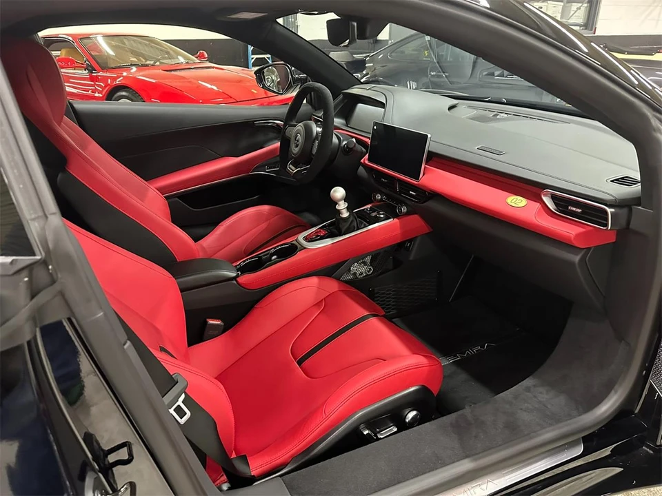 2025 Lotus Emira - Image 17 of 31