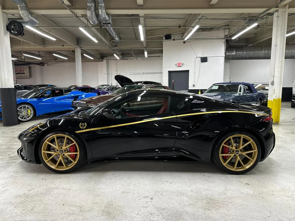 2025 Lotus Emira - Image 7 of 31