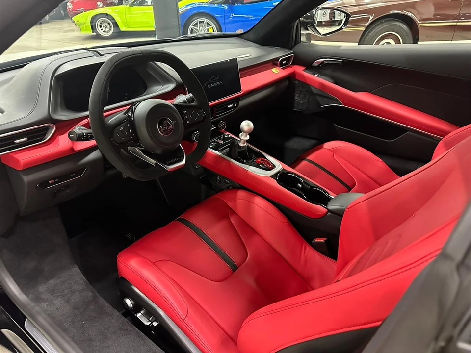 2025 Lotus Emira - Image 12 of 31