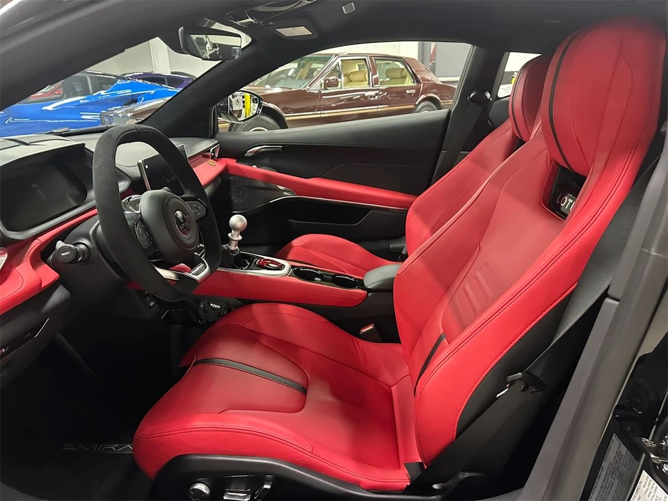 2025 Lotus Emira - Image 13 of 31
