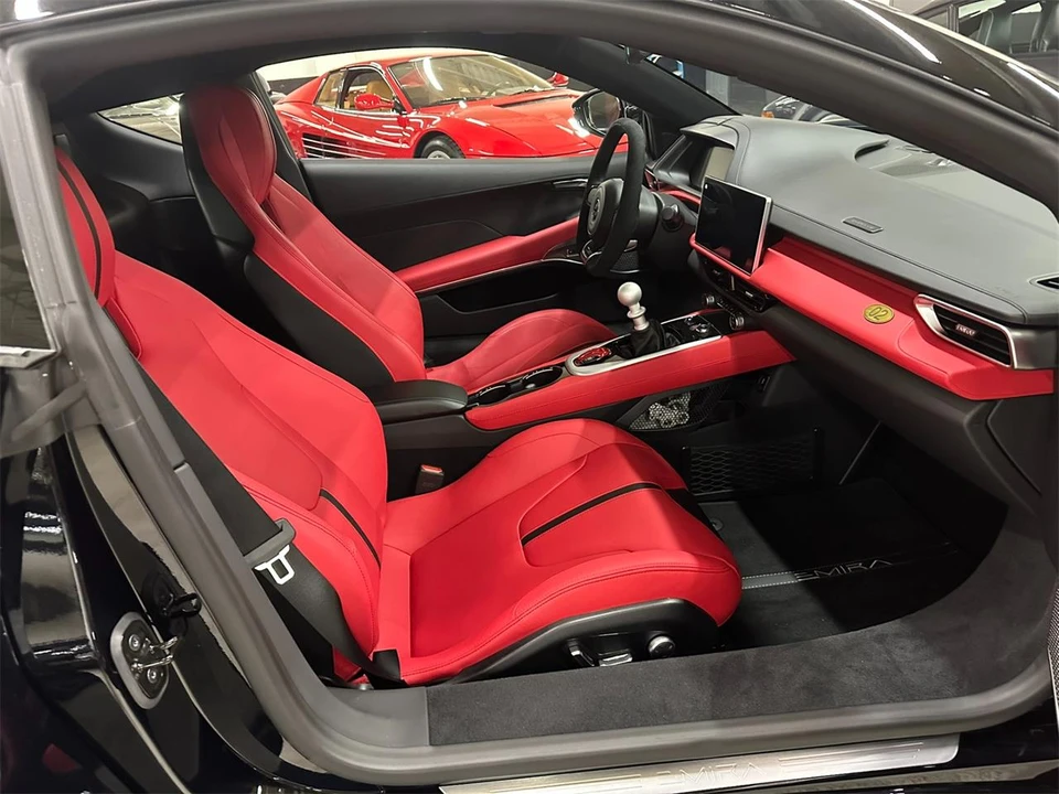 2025 Lotus Emira - Image 18 of 31
