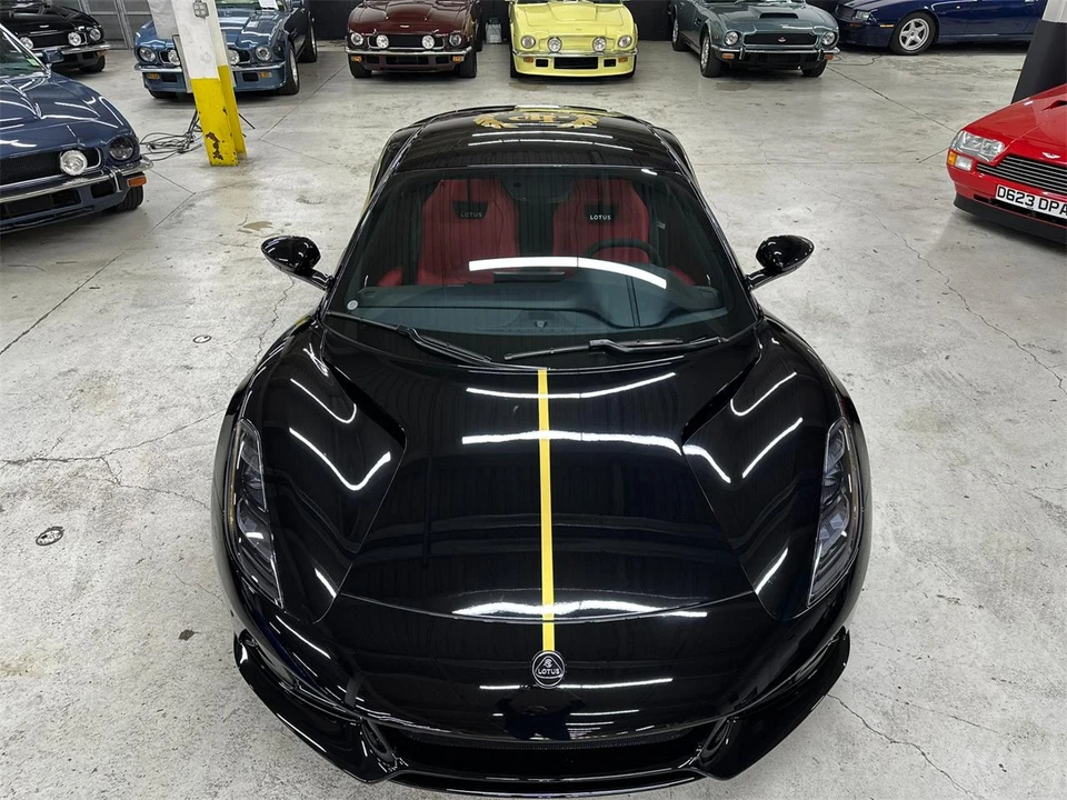 2025 Lotus Emira - Image 9 of 31