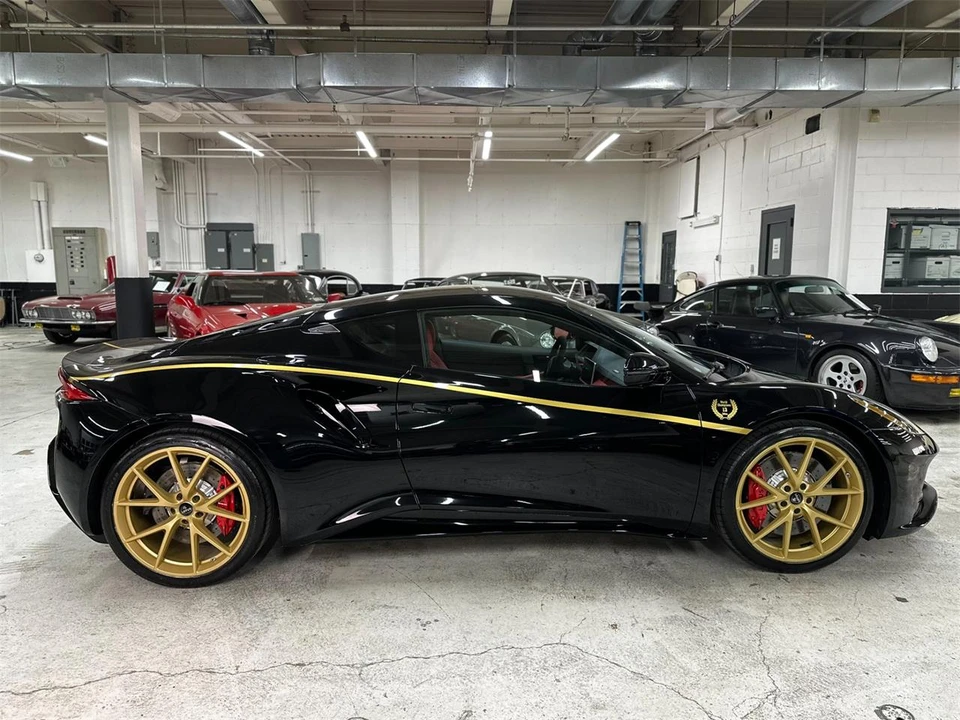 2025 Lotus Emira - Image 8 of 31