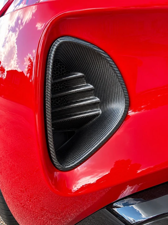 2025 Lotus Emira - Image 12 of 19