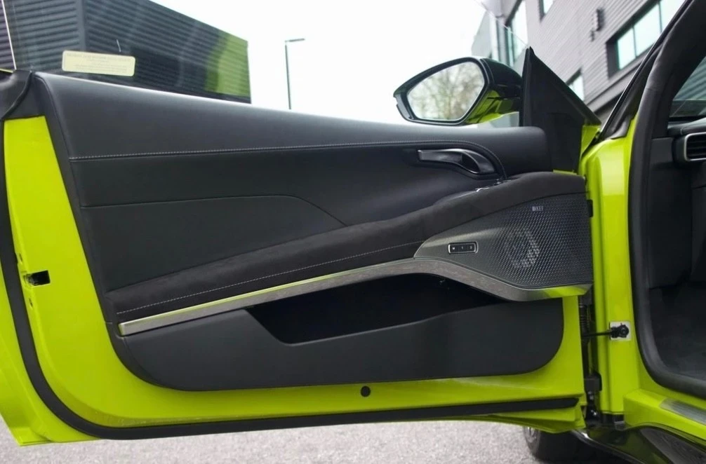 2025 Lotus Emira - Image 5 of 13