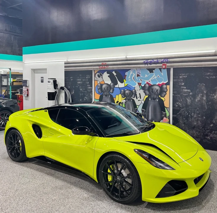 2025 Lotus Emira - Image 9 of 13
