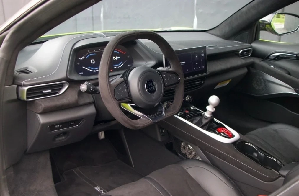 2025 Lotus Emira - Image 3 of 13