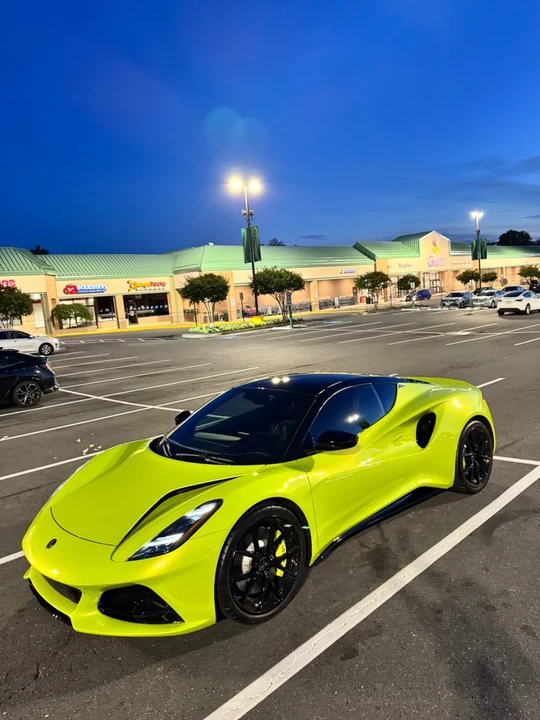 2025 Lotus Emira - Image 11 of 13