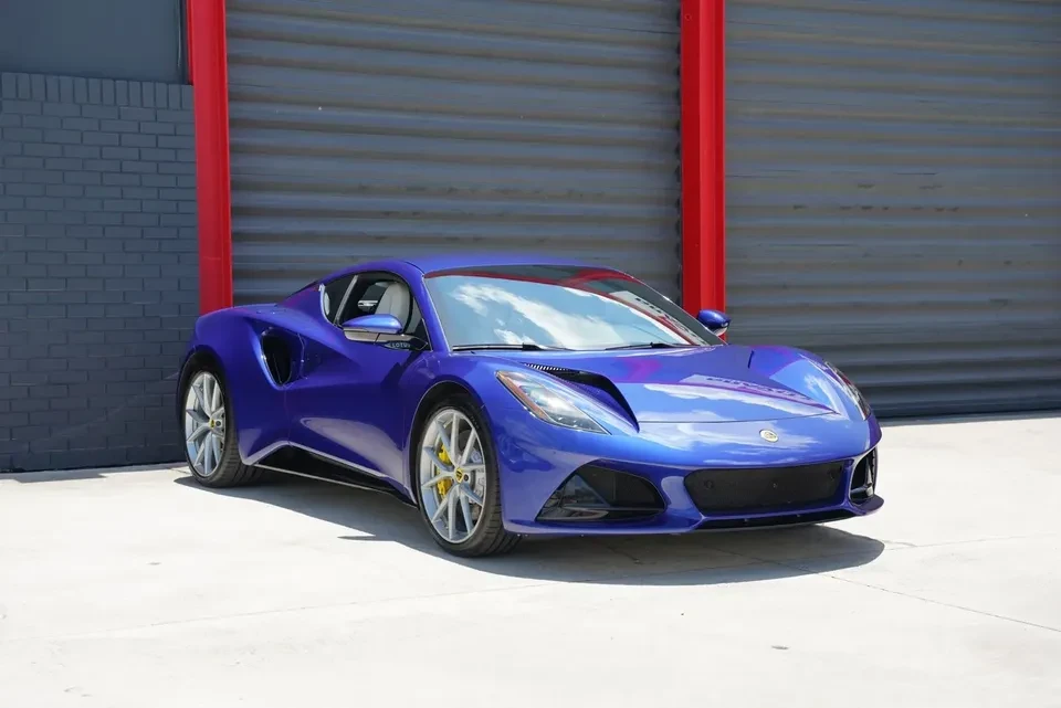 2025 Lotus Emira - Image 2 of 6