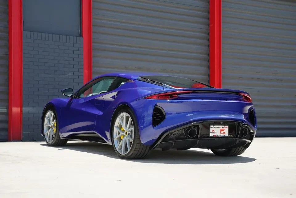 2025 Lotus Emira - Image 4 of 6