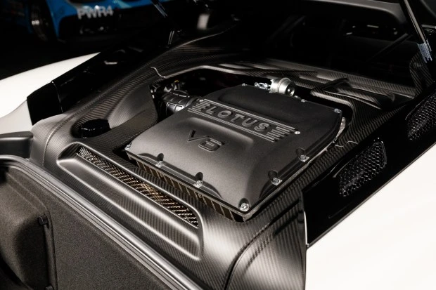 2025 Lotus Emira - Image 7 of 10