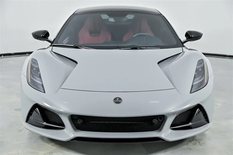 2025 Lotus Emira - Image 5 of 21