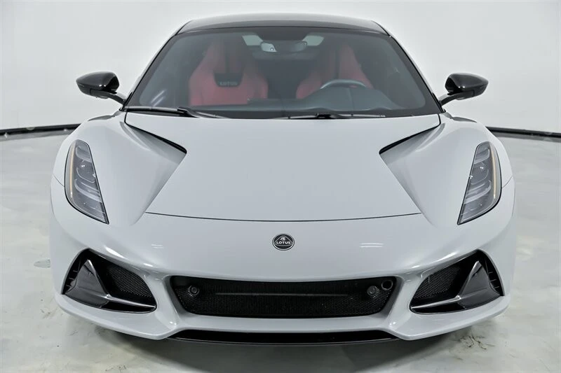 2025 Lotus Emira - Image 5 of 21