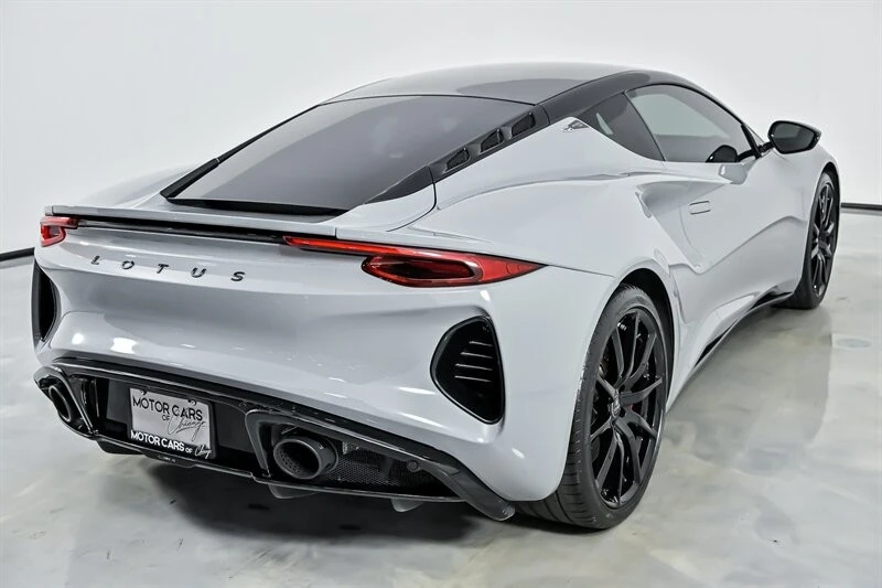 2025 Lotus Emira - Image 11 of 21