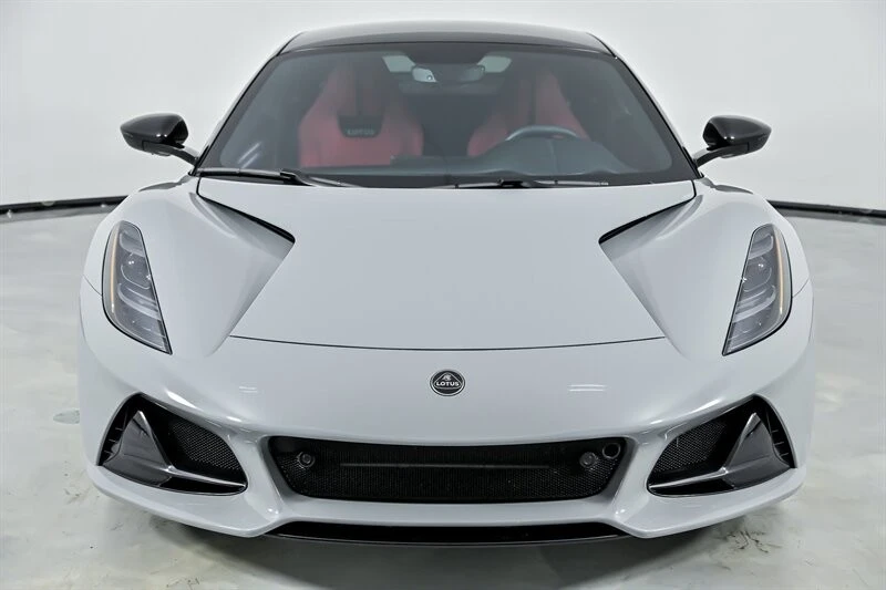 2025 Lotus Emira - Image 4 of 21