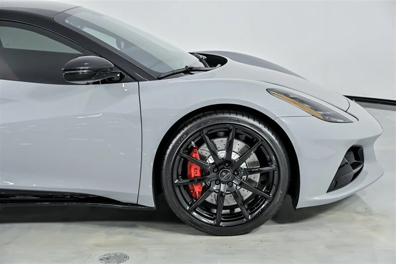2025 Lotus Emira - Image 15 of 21