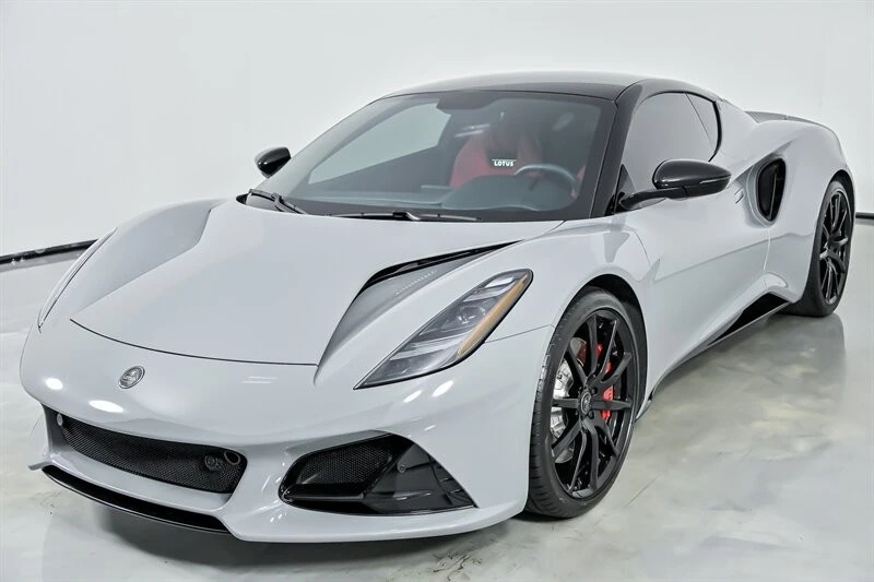 2025 Lotus Emira - Image 5 of 21