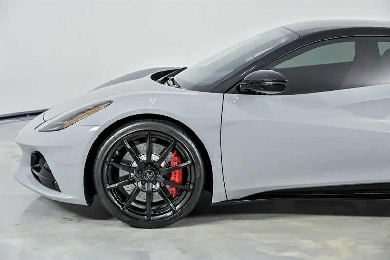 2025 Lotus Emira - Image 6 of 21