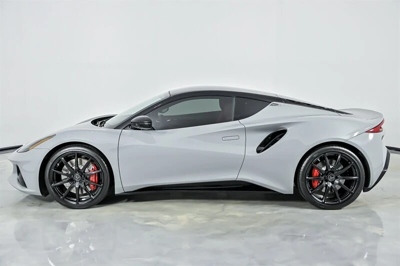 2025 Lotus Emira - Image 7 of 21